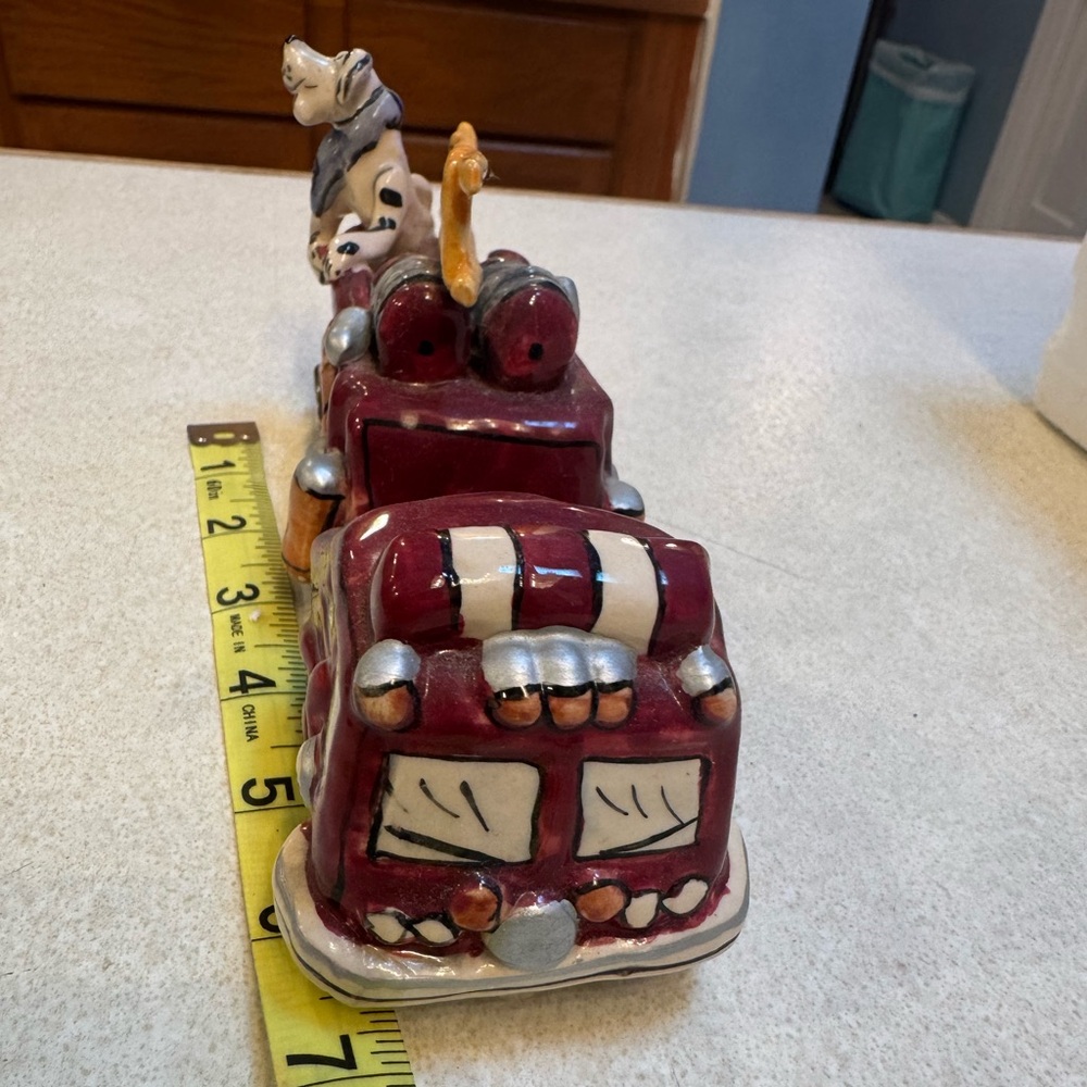 Ceramic firetruck ladder truck and Dalmatian - Picture 4 of 8
